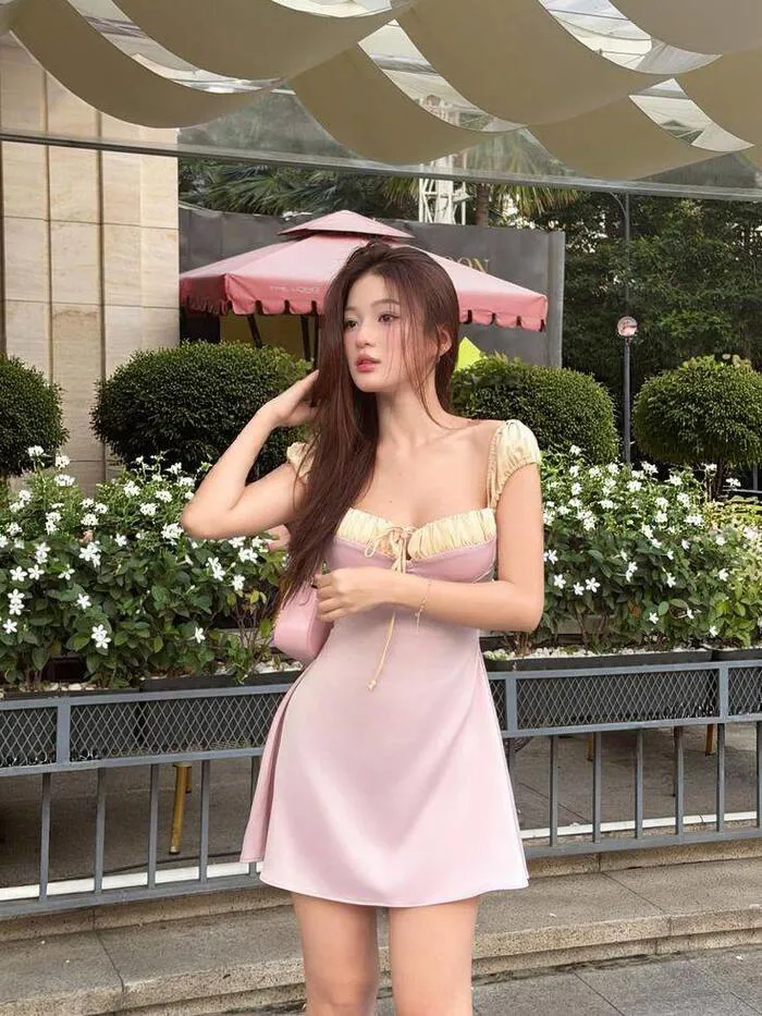 Bộ sưu tập gái xinh mặc váy ngắn ngọt ngào hút hồn mọi ánh nhìn Bộ sưu tập gái xinh mặc váy ngắn ngọt ngào hút hồn mọi ánh nhìn