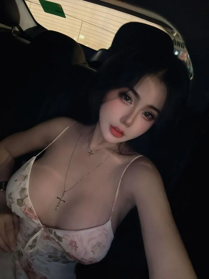 Top 108+ gái xinh ngực khủng đốt mắt người xem mê mẩn Top 108+ gái xinh ngực khủng đốt mắt người xem mê mẩn