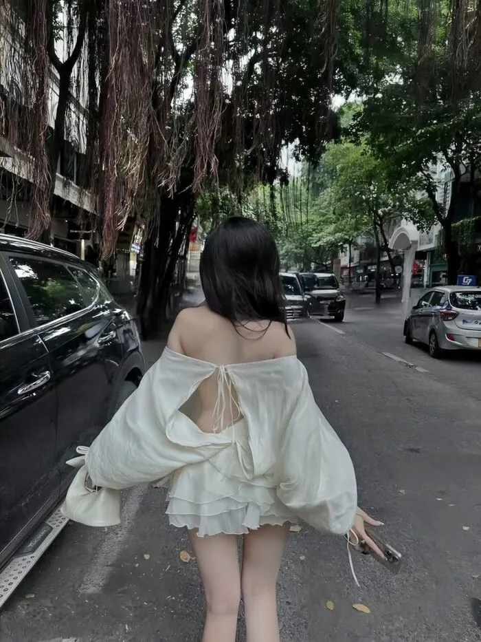 Tuyển tập 185+ gái xinh quay lưng đầy quyến rũ