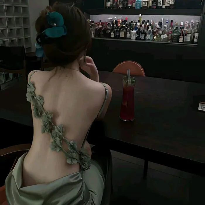 Tuyển tập 185+ gái xinh quay lưng đầy quyến rũ