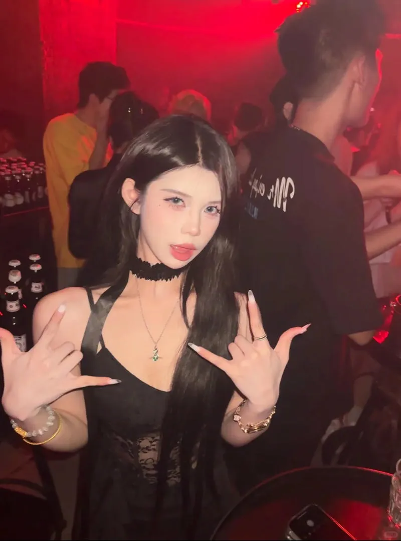 Khám phá 168+ ảnh gái đi bar cuốn hút, nóng bỏng Khám phá 168+ ảnh gái đi bar cuốn hút, nóng bỏng