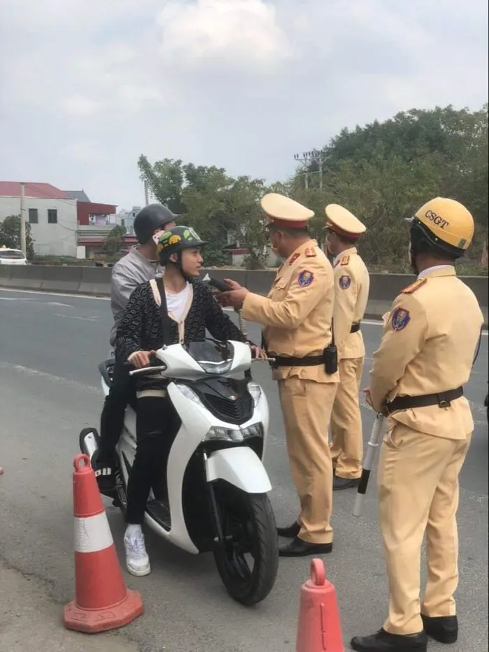 Tổng hợp 189+ meme công an hài hước, độc đáo nhất Tổng hợp 189+ meme công an hài hước, độc đáo nhất