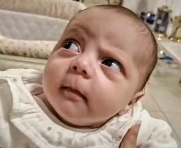 Meme lườm: 185+ biểu cảm 'cà khịa' đỉnh cao gây sốt mạng